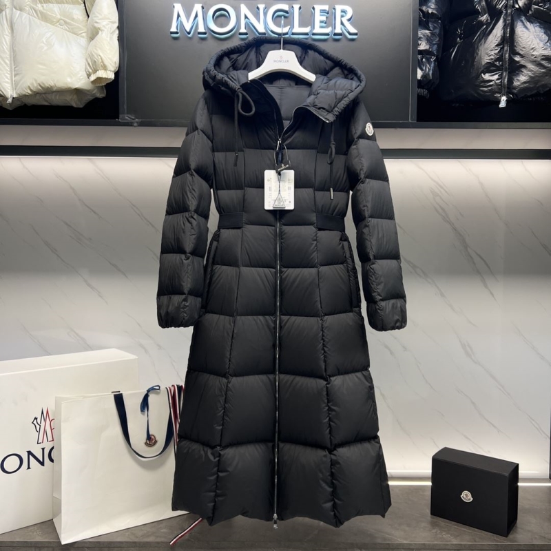 G*u*i coats
